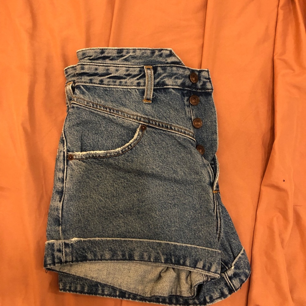 Abercrombie & Fitch natural rise jean shorts size 4/27